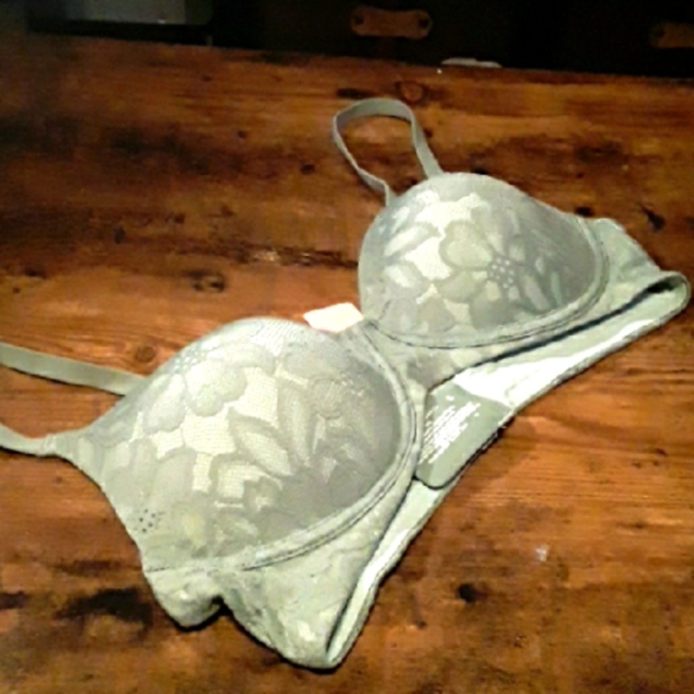 NWOT 38B No Boundaries gorgeous Green Lace Padded underwire Push Up Bra